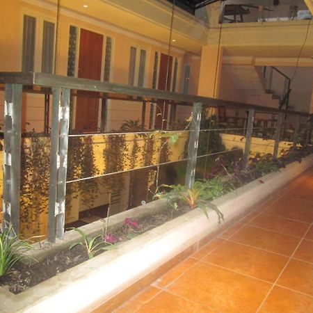 Front One Boutique Baluran Malang Hotel Luaran gambar