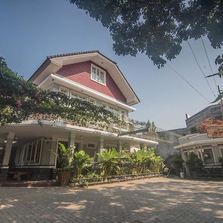 Front One Boutique Baluran Malang Hotel Luaran gambar