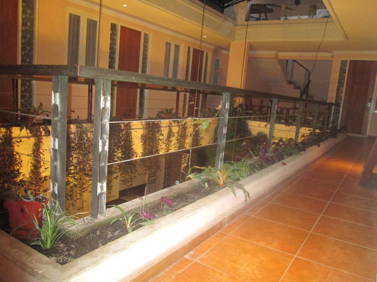 Front One Boutique Baluran Malang Hotel Luaran gambar