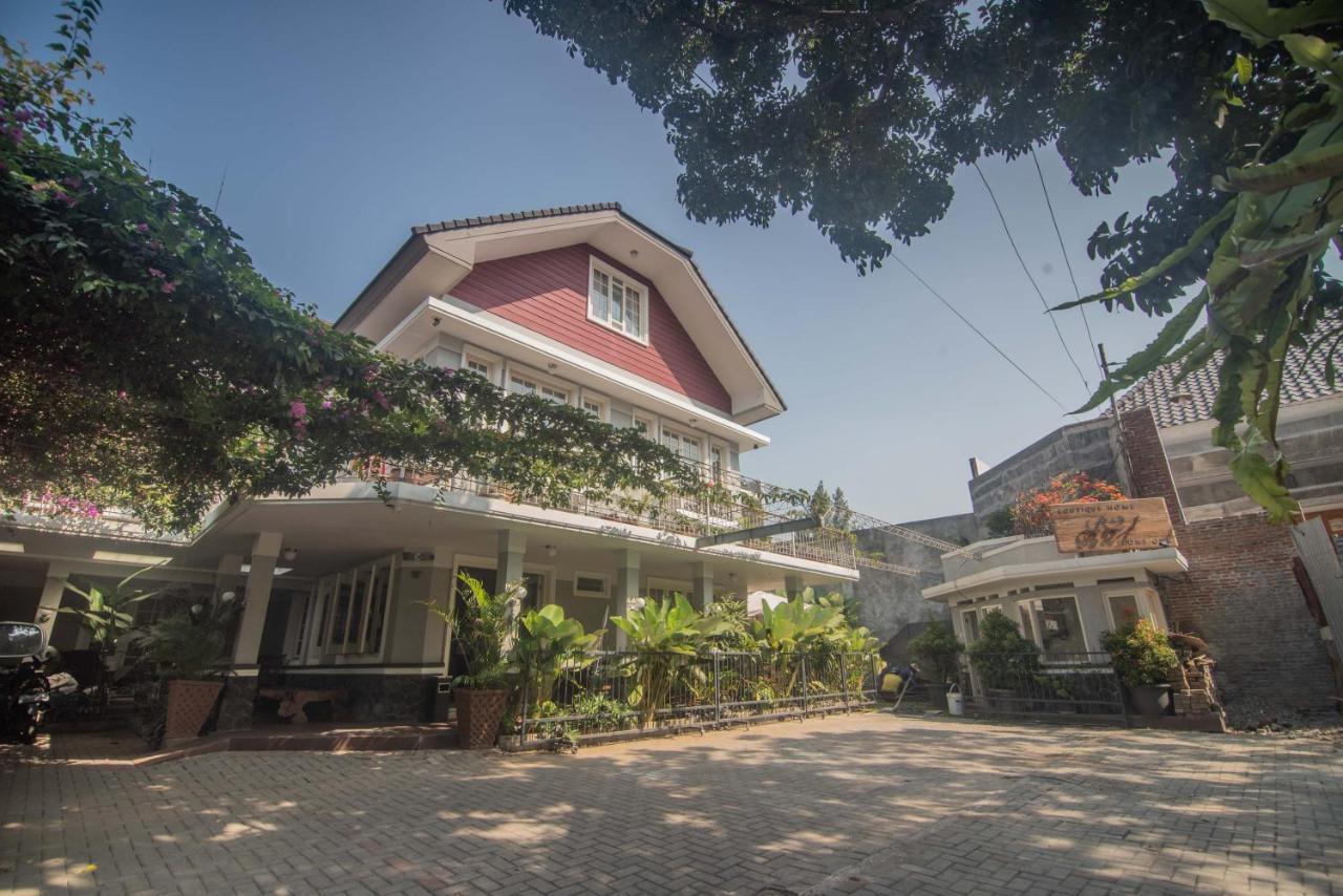 Front One Boutique Baluran Malang Hotel Luaran gambar