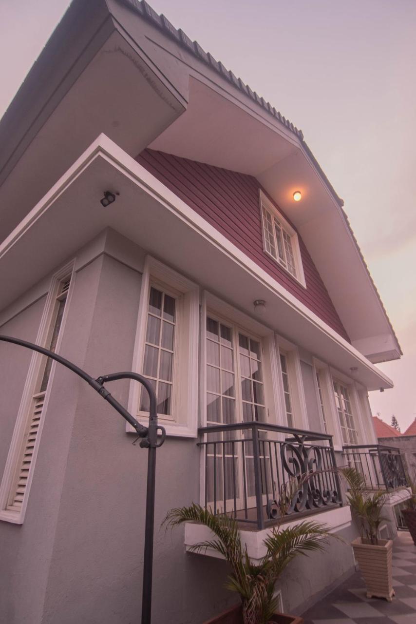 Front One Boutique Baluran Malang Hotel Luaran gambar